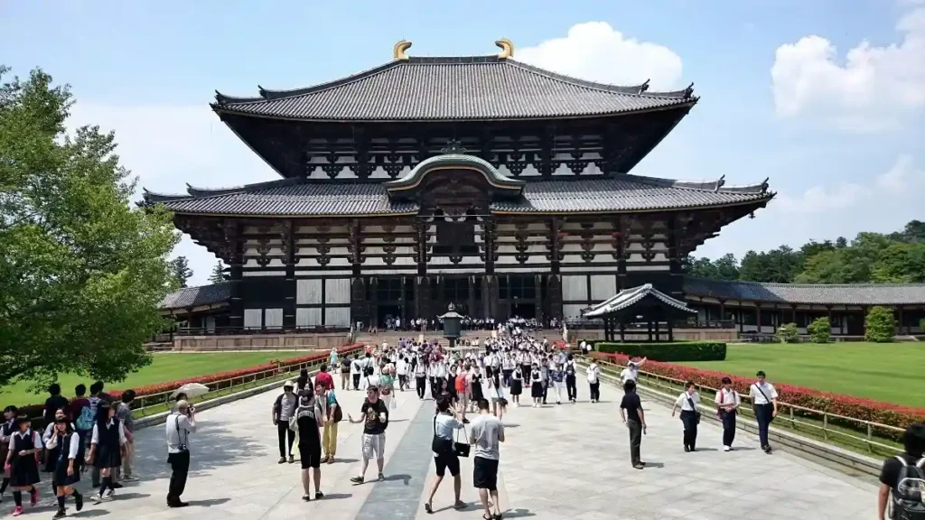 Japonya’da bulunan Todaiji Manastırı, önemli Budist tapınakları arasında yer alır