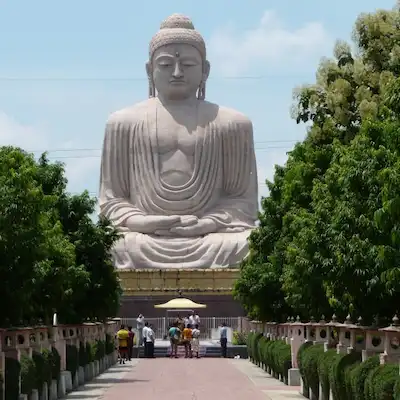 Bodh Gaya’da yer alan kutsal Buda heykeli fotoğrafı