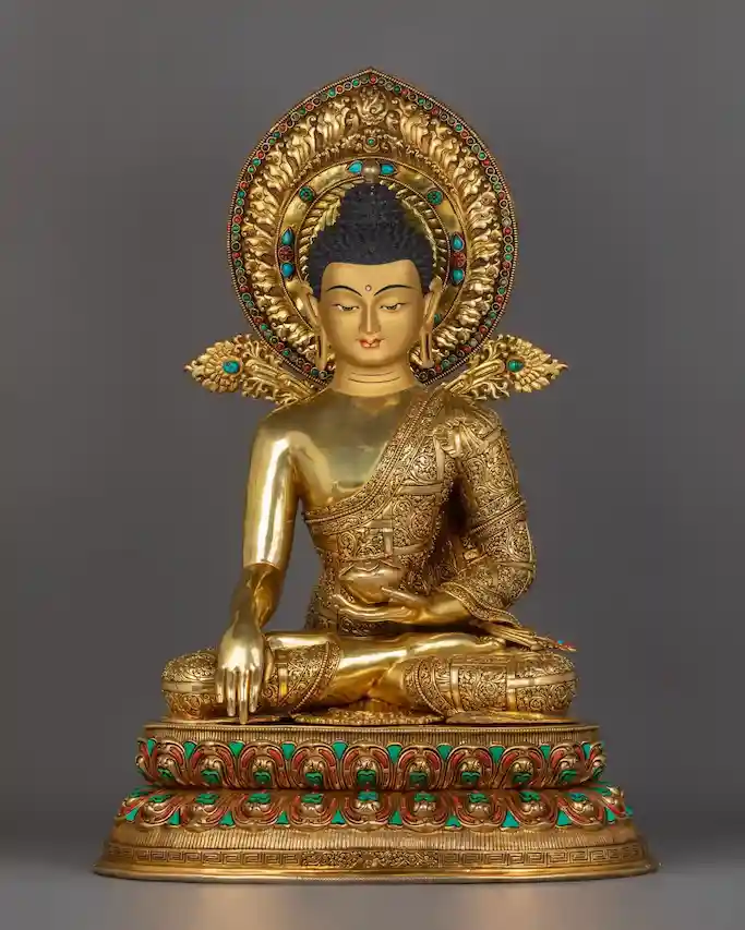 Shakyamuni Buda heykeli lotus pozunda meditasyon yaparken