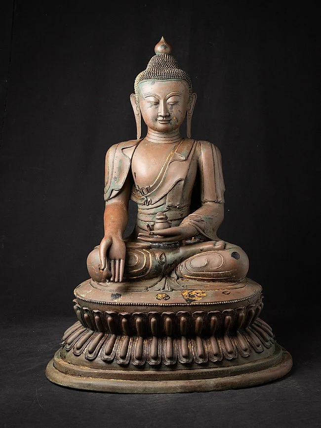 19. yüzyıl Burma bronz Buda heykeli, Varada mudra, Shan (Tai Yai) stili, 96 cm yüksekliğinde, 24 krt. altın kaplama izleri