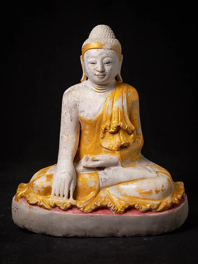 Mandalay Buda heykelleri. Mermer, 61 cm yüksekliğinde, Bhumisparsha mudra, 20. yüzyıl başı