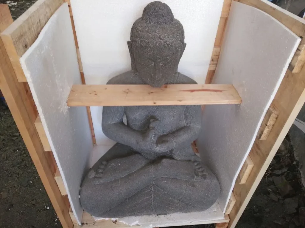 Lav Taşı Buda Heykelleri: Doğallık ve Ruhsallığın Gücü