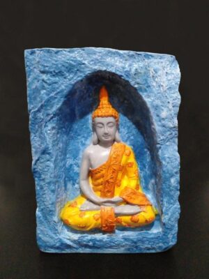 Mavi mağara içinde turuncu-sarı Buda mumluk, el boyama taş tozu dekoratif Buda heykeli, iki tealight mumluklu - Vitrin fotoğrafı